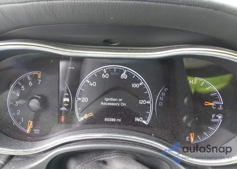 2018 Jeep Grand Cherokee Sterling Edition 4X4 z USA, uszkodzony, nr VIN 1C4RJFBGXJC284433